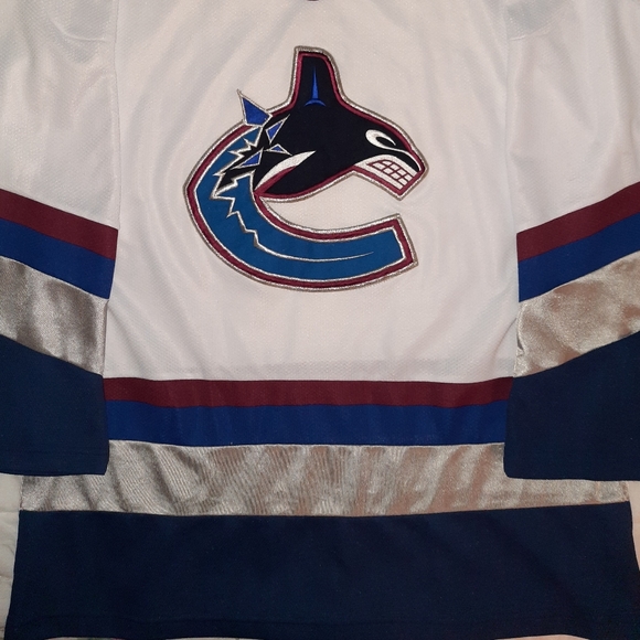 Vintage Canucks Jersey - Picture 2 of 4